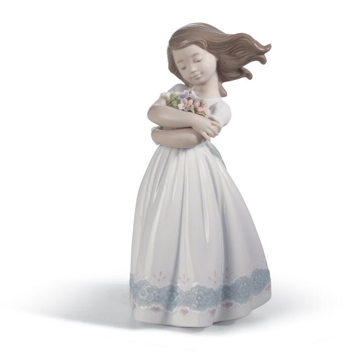 Tender innocence Girl Figurine by Lladró