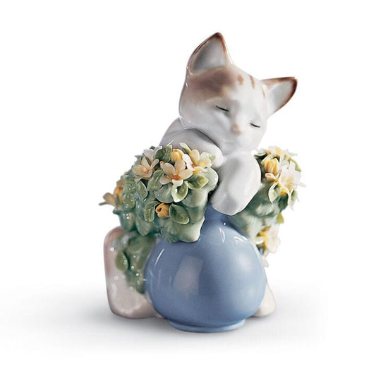 Dreamy Kitten Cat Figurine by Lladró