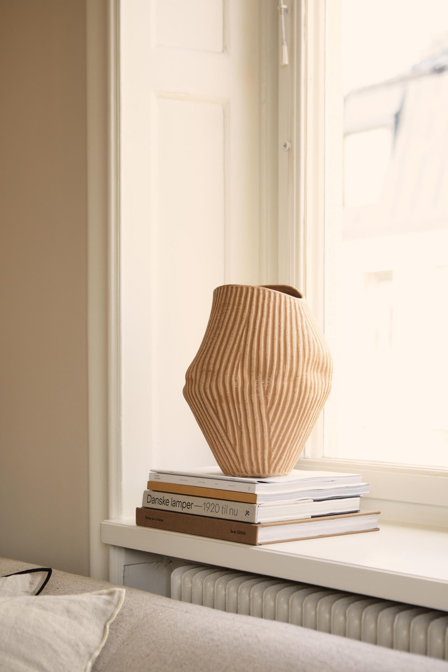 Department Willow Vase Brown