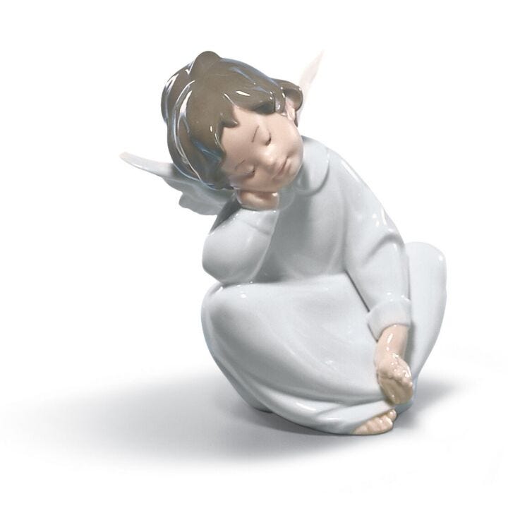 Angel Dreaming Figurine by Lladró