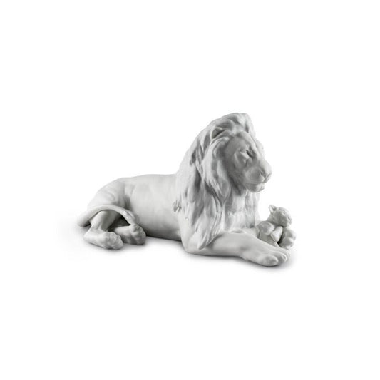 Lion with Cub Figurine by Lladró