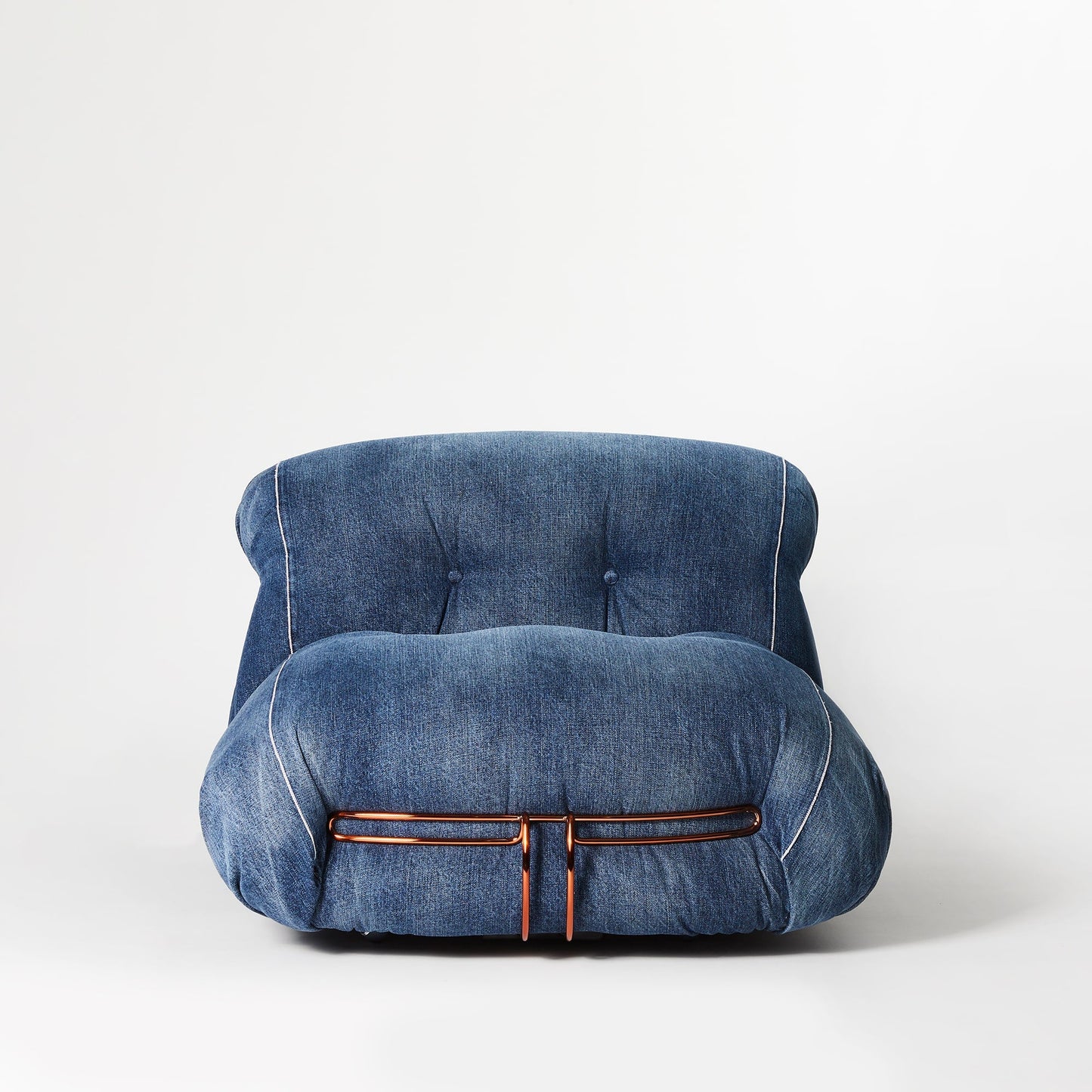 [해외재고-3개월 예상] [리미티드 에디] 소리아나 라운지 체어 데님 (Denim crafted by Roy Roger’s)