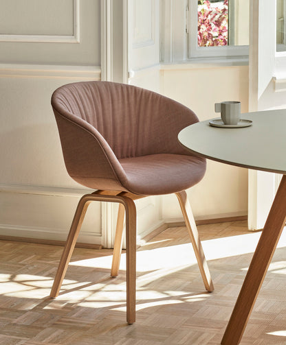 CPH25 2.0 table, 140 cm, lacquered oak - white laminate