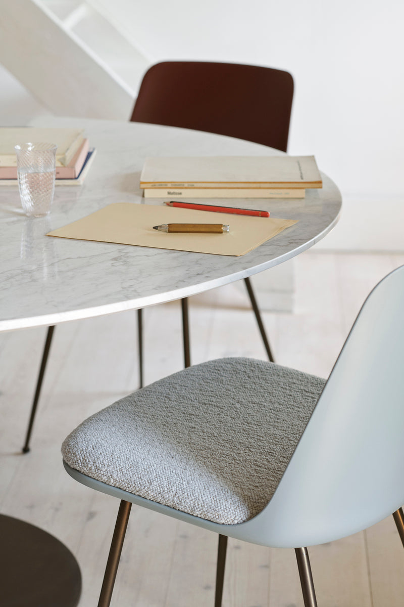 In Between SK20 table, black - white marble