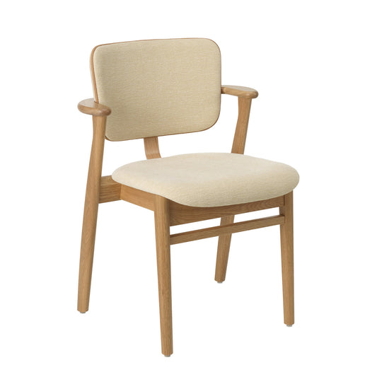 Artek Domus Chair, seat and back upholstered — oak/Wow RE 6511/piping Nougat