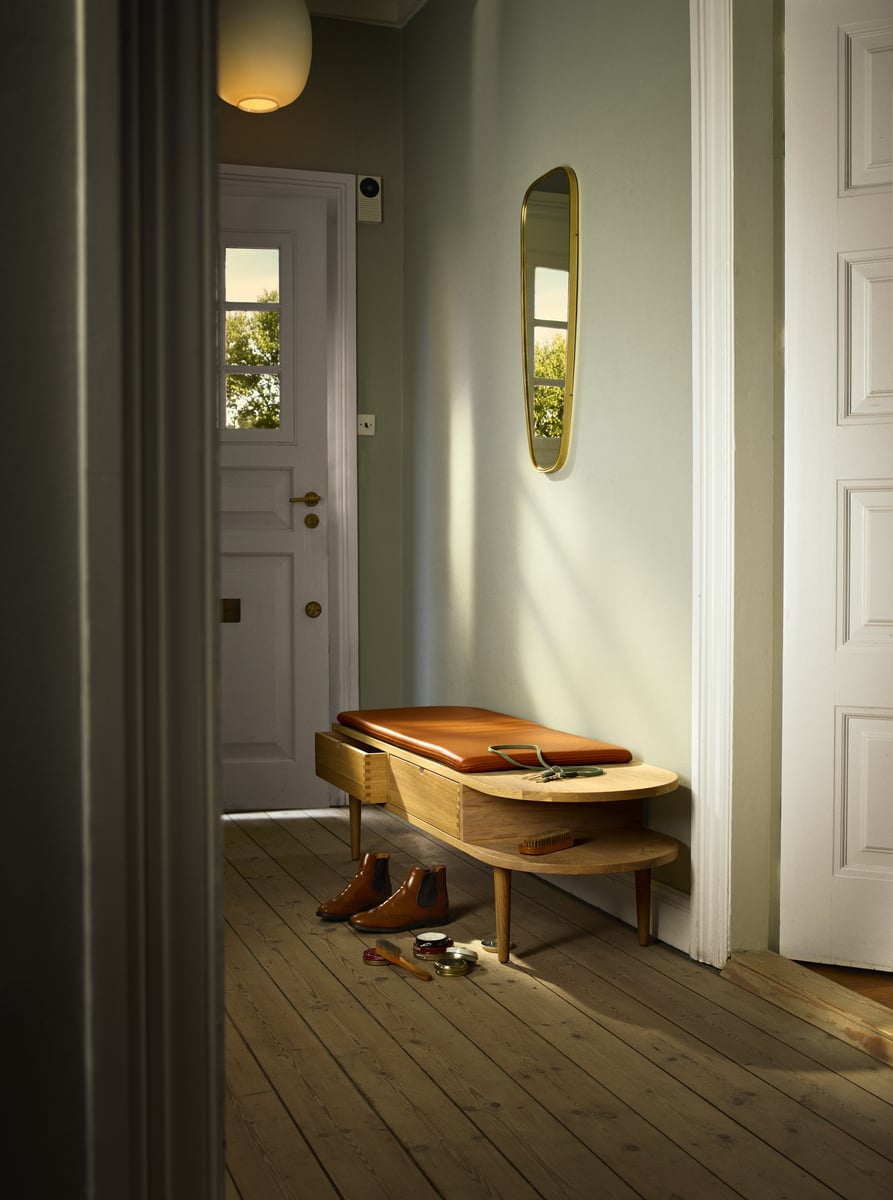 F24 Radius bench/dresser