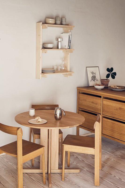 Trefoil round table, 90 cm, oak