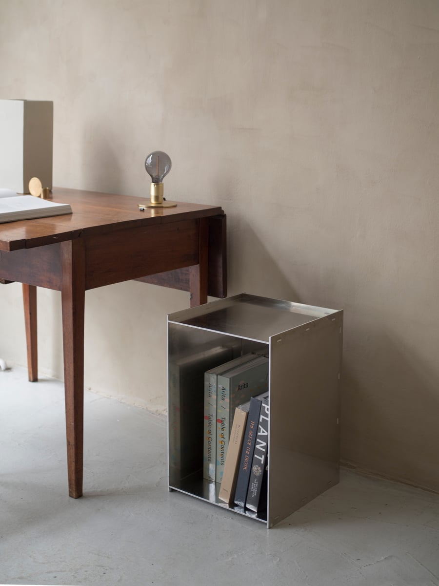 Rivet Box table, aluminium