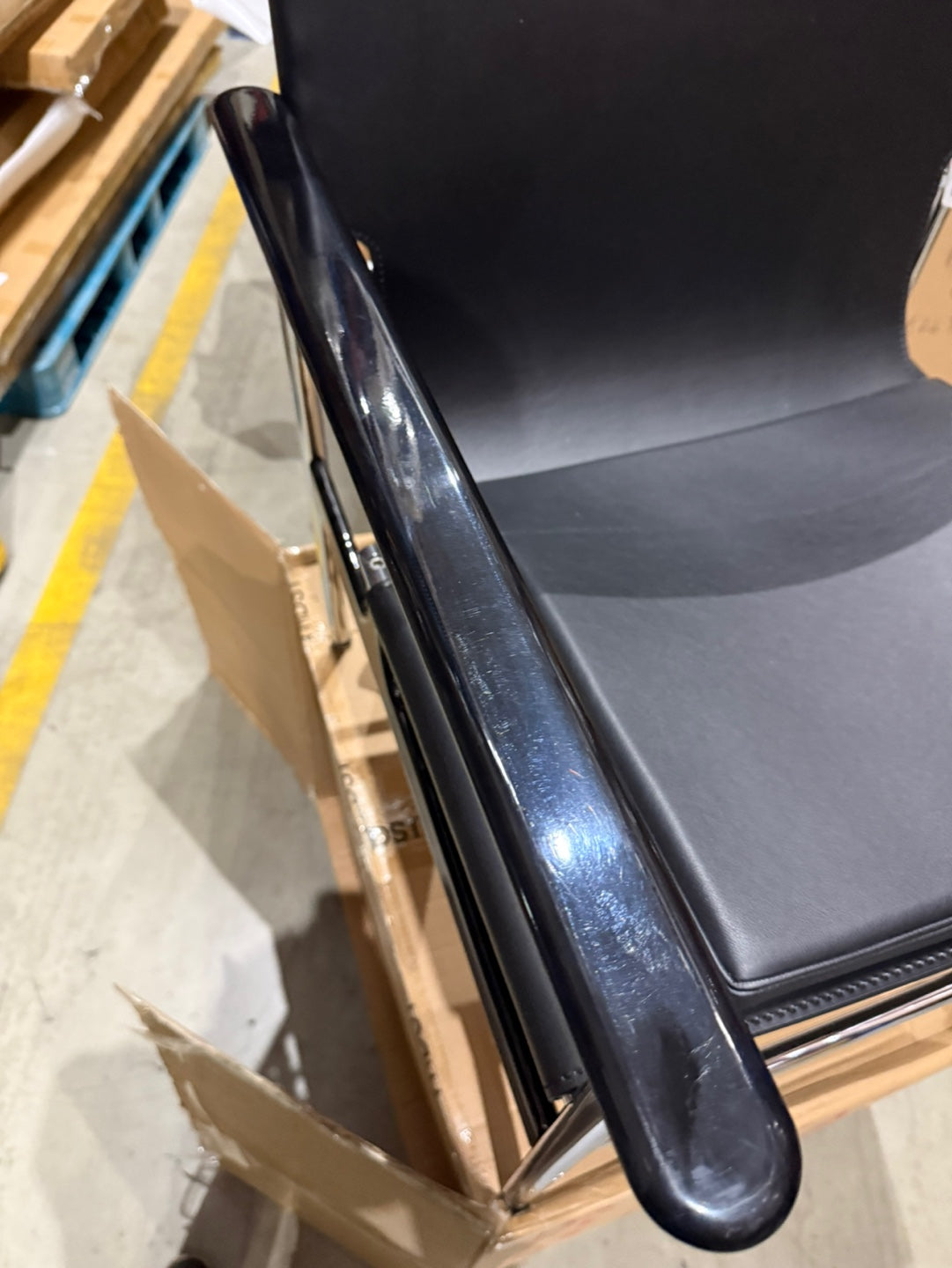 [국내재고] (B급) 폴록 - 가죽 암체어 (10% 추가할인)