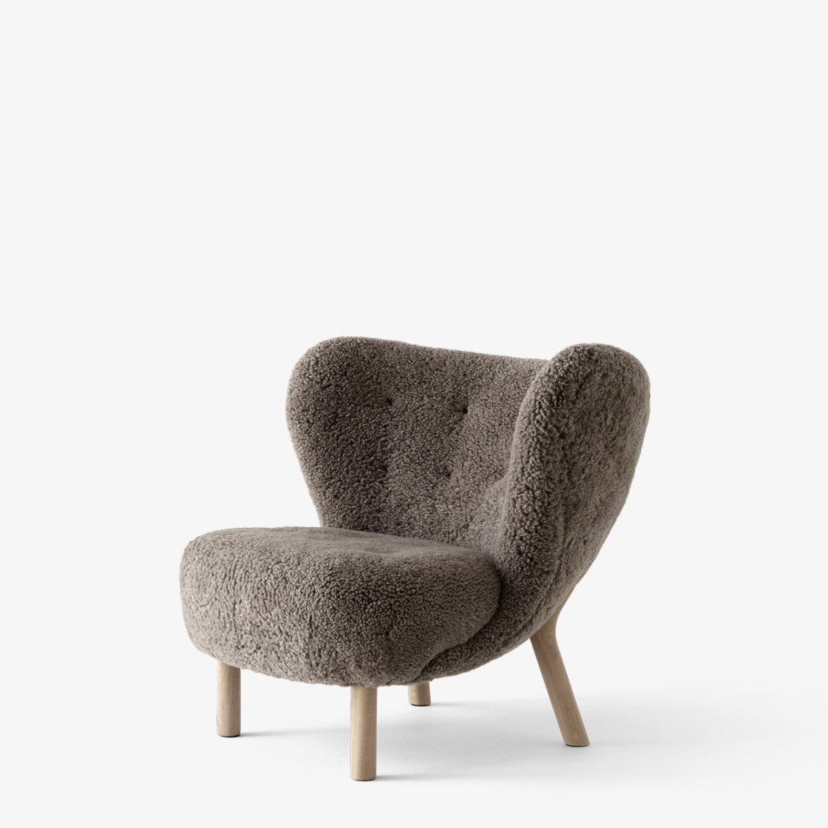 Little Petra Lounge Chair Vb1 by &Tradition #Oiled Oak/Sheepskin Sahara