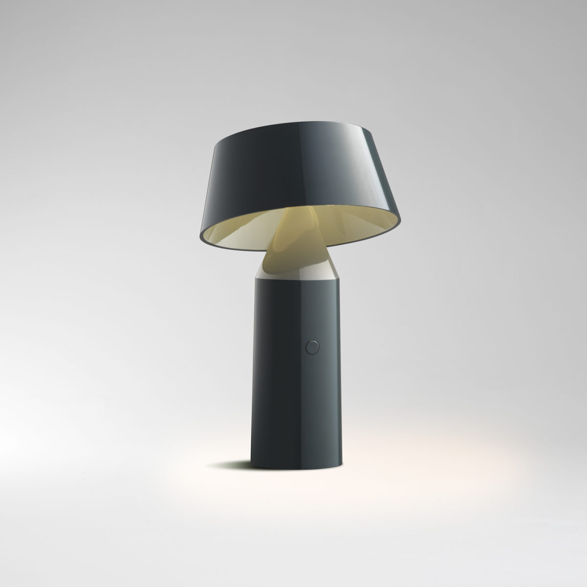 BICOCA - LED cordless polycarbonate table lamp by Marset