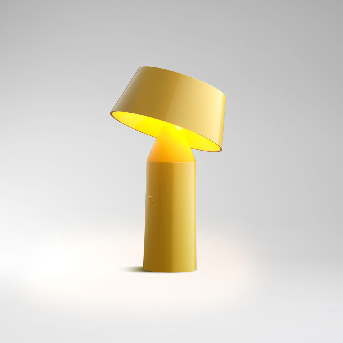 BICOCA - LED cordless polycarbonate table lamp by Marset