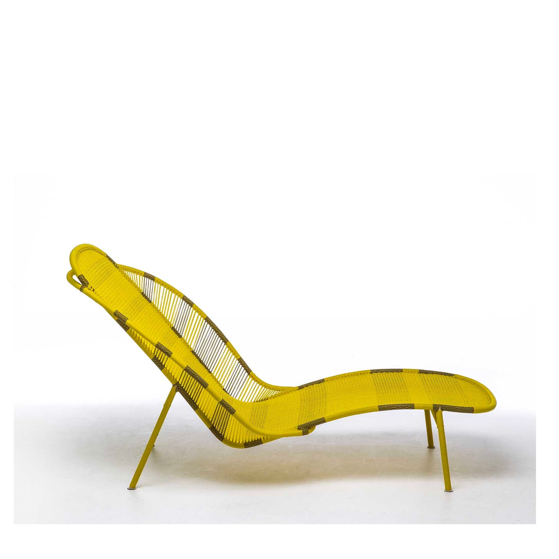 Imba - Colored Polyethylene Handwoven Threads Chaise Longue by Moroso #or - jaune