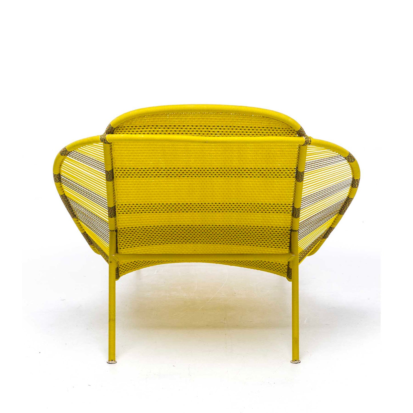 Imba - Colored Polyethylene Handwoven Threads Chaise Longue by Moroso #or - jaune