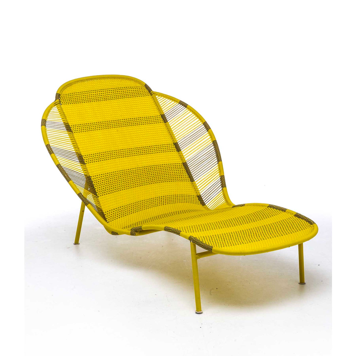 Imba - Colored Polyethylene Handwoven Threads Chaise Longue by Moroso #or - jaune