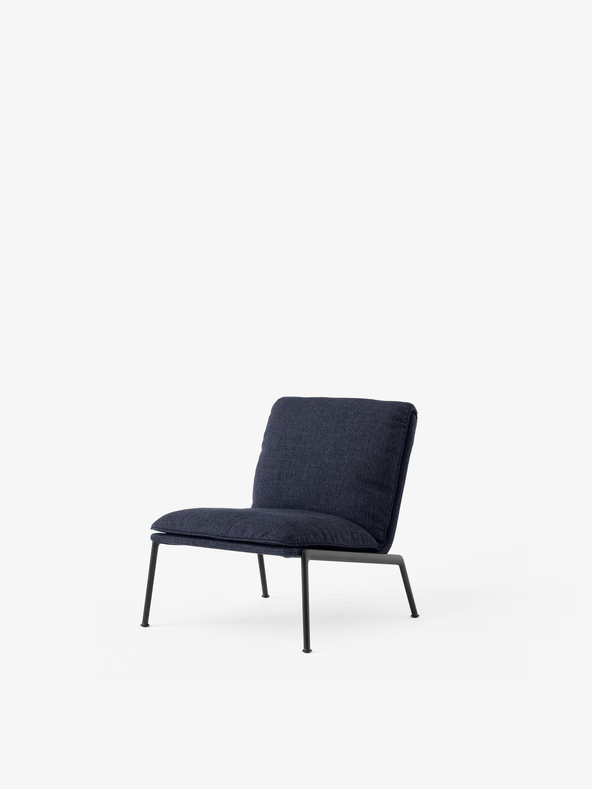 &tradition MUNO LN18 Lounge Chair – Warm Black base