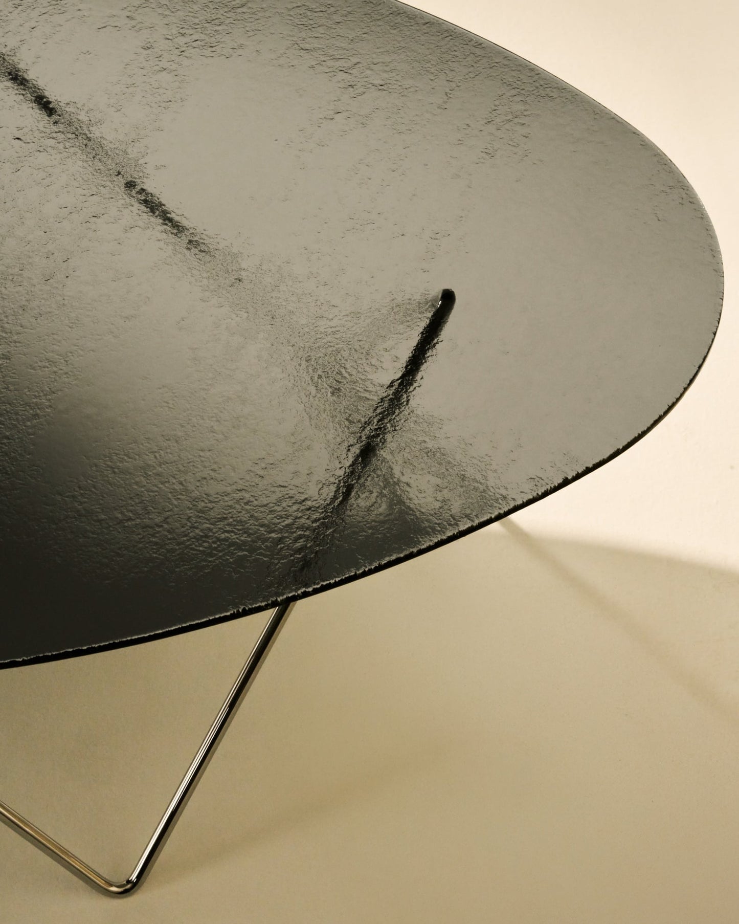 Pedrera coffee table, chrome - smoke structured glass
