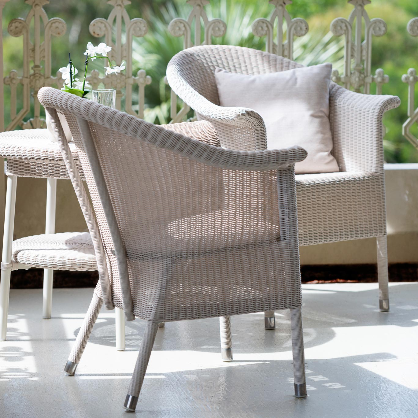 Lloyd Loom Garden Chair With Armrests Kenzo by Vincent Sheppard #Old lace