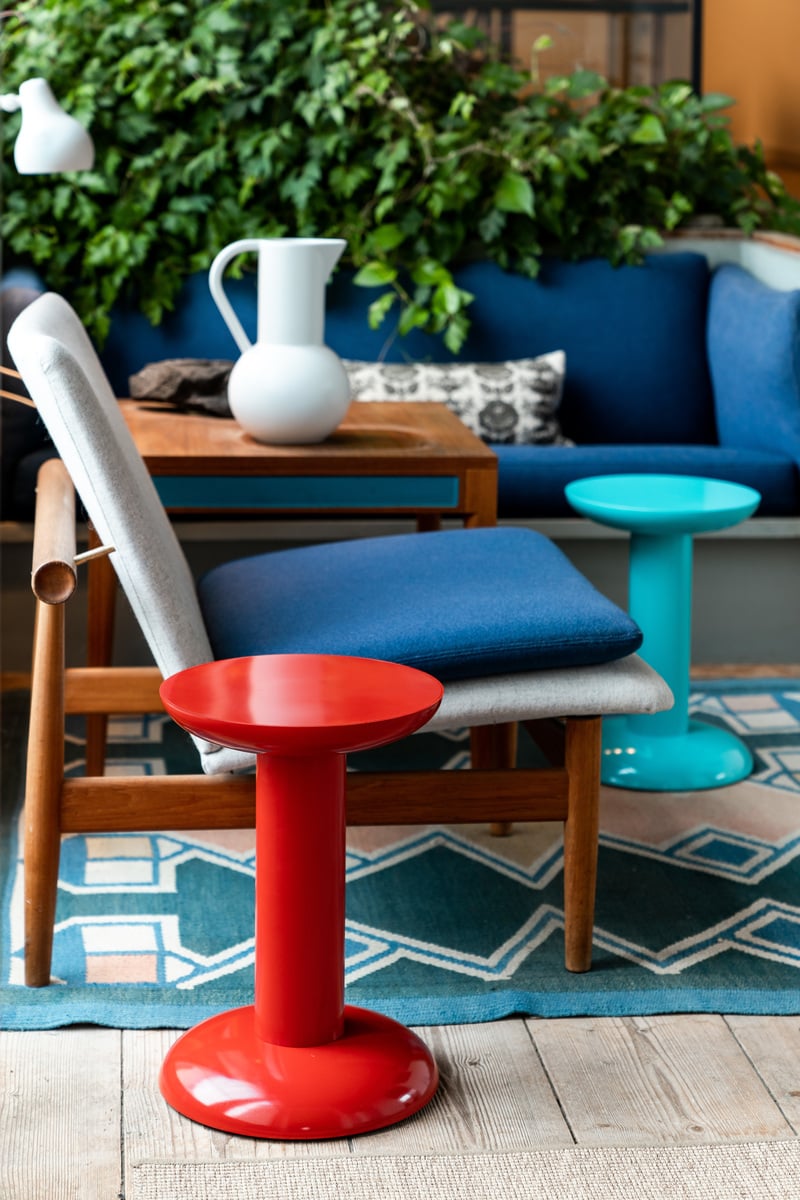 Thing stool, carmine red