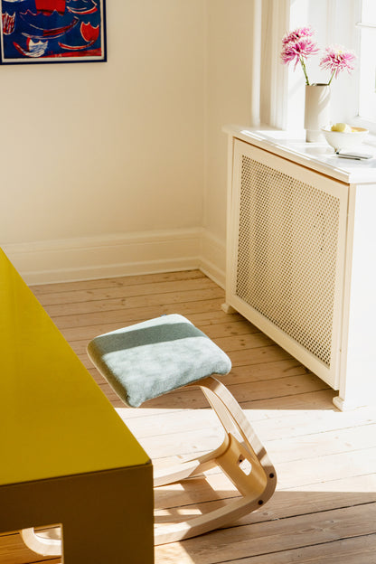 Variable kneeling chair, light brown ash - Re-Wool 868
