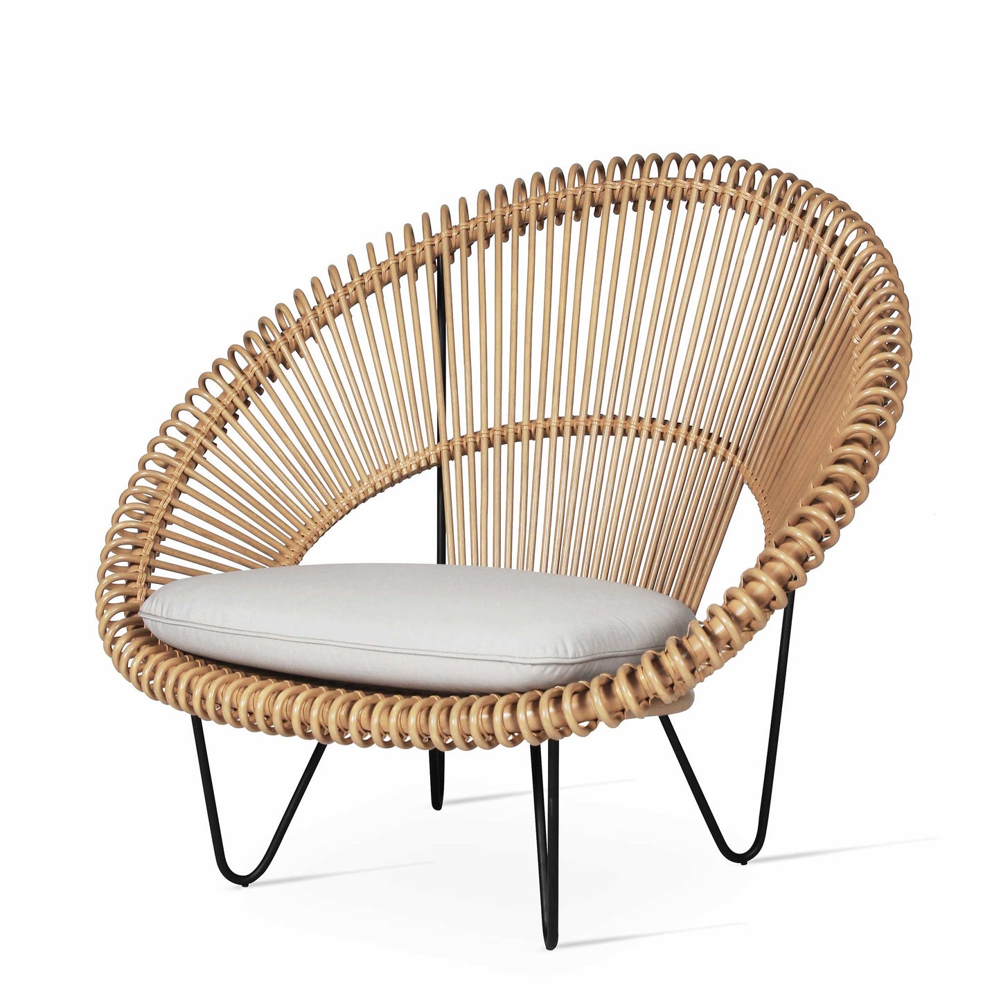 Rattan Armchair With Armrests Cruz Cocoon by Vincent Sheppard #Natural Rattan / Black Steel