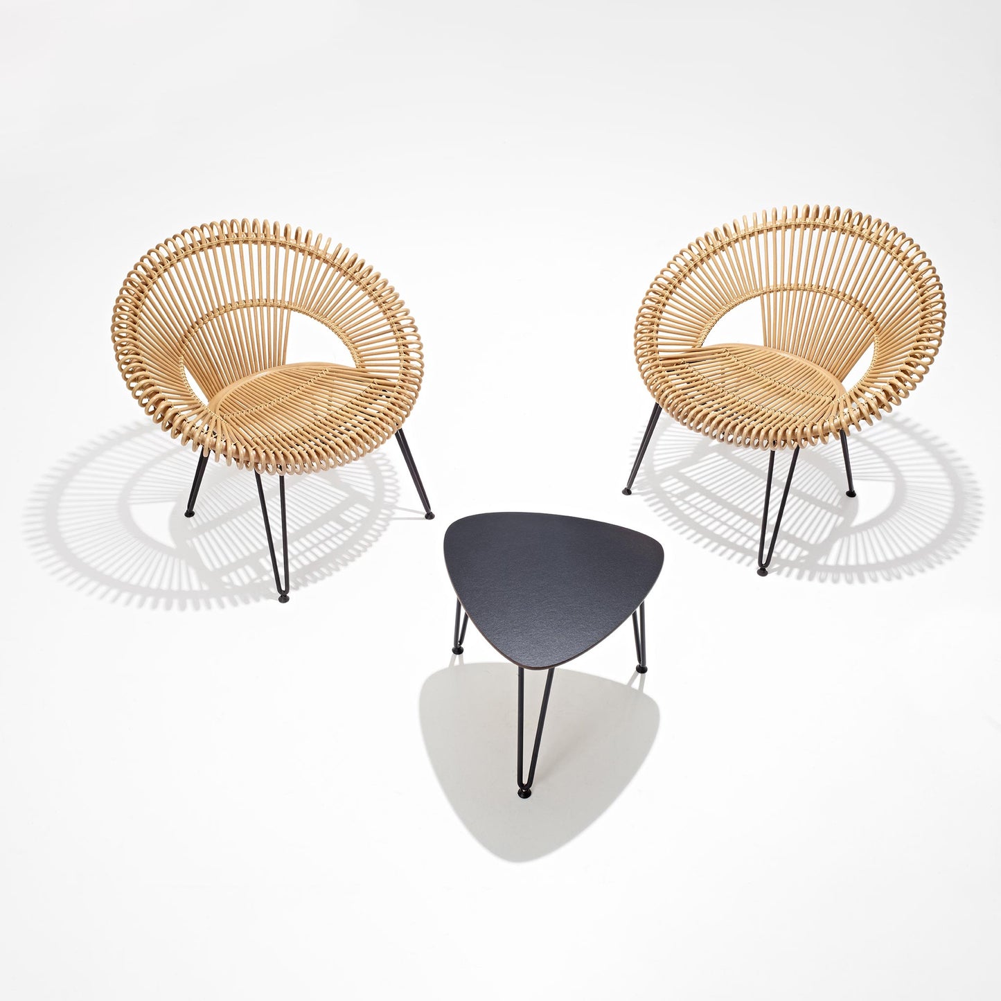 Rattan Easy Chair With Armrests Cruz by Vincent Sheppard #Natural Rattan / Black Steel