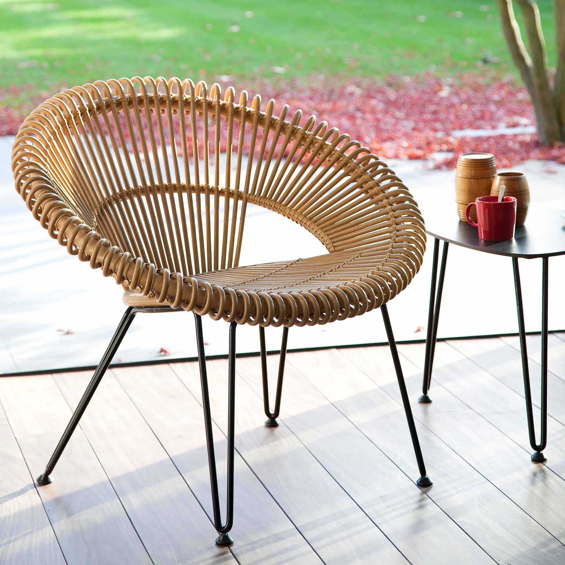 Rattan Easy Chair With Armrests Cruz by Vincent Sheppard #Natural Rattan / Black Steel