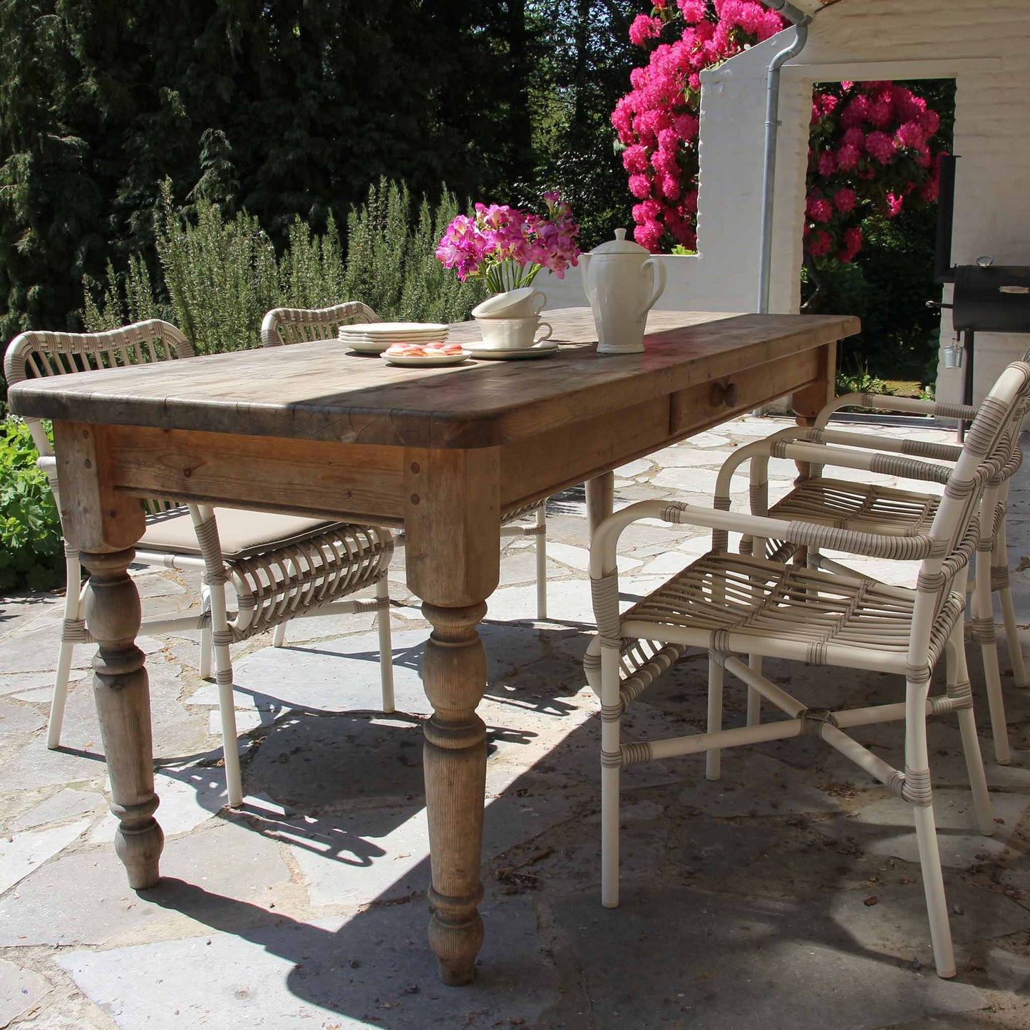 Wicker garden dining armchair with armrests Lucy by Vincent Sheppard