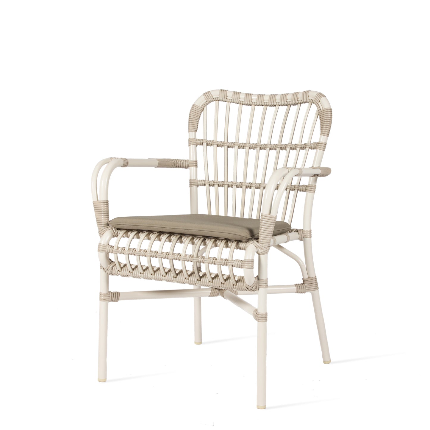 Wicker garden dining armchair with armrests Lucy by Vincent Sheppard