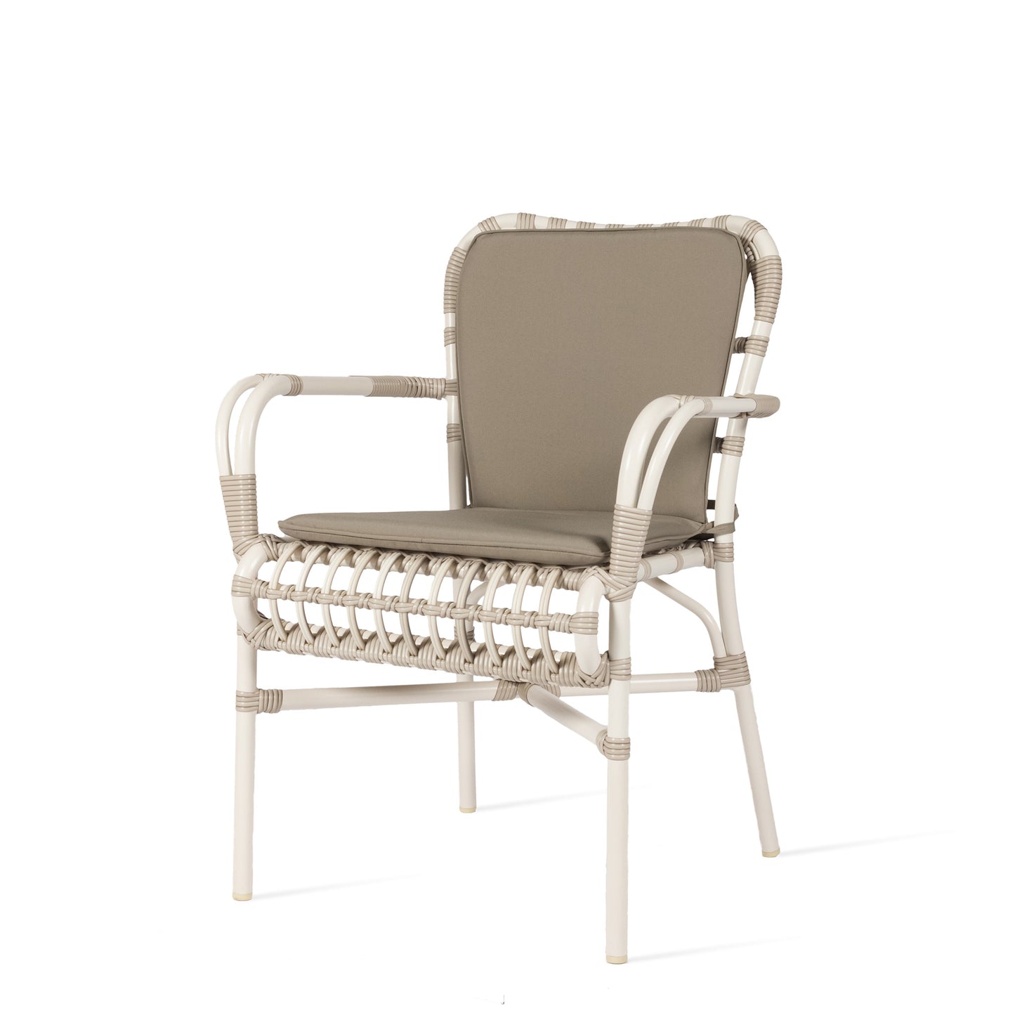 Wicker garden dining armchair with armrests Lucy by Vincent Sheppard