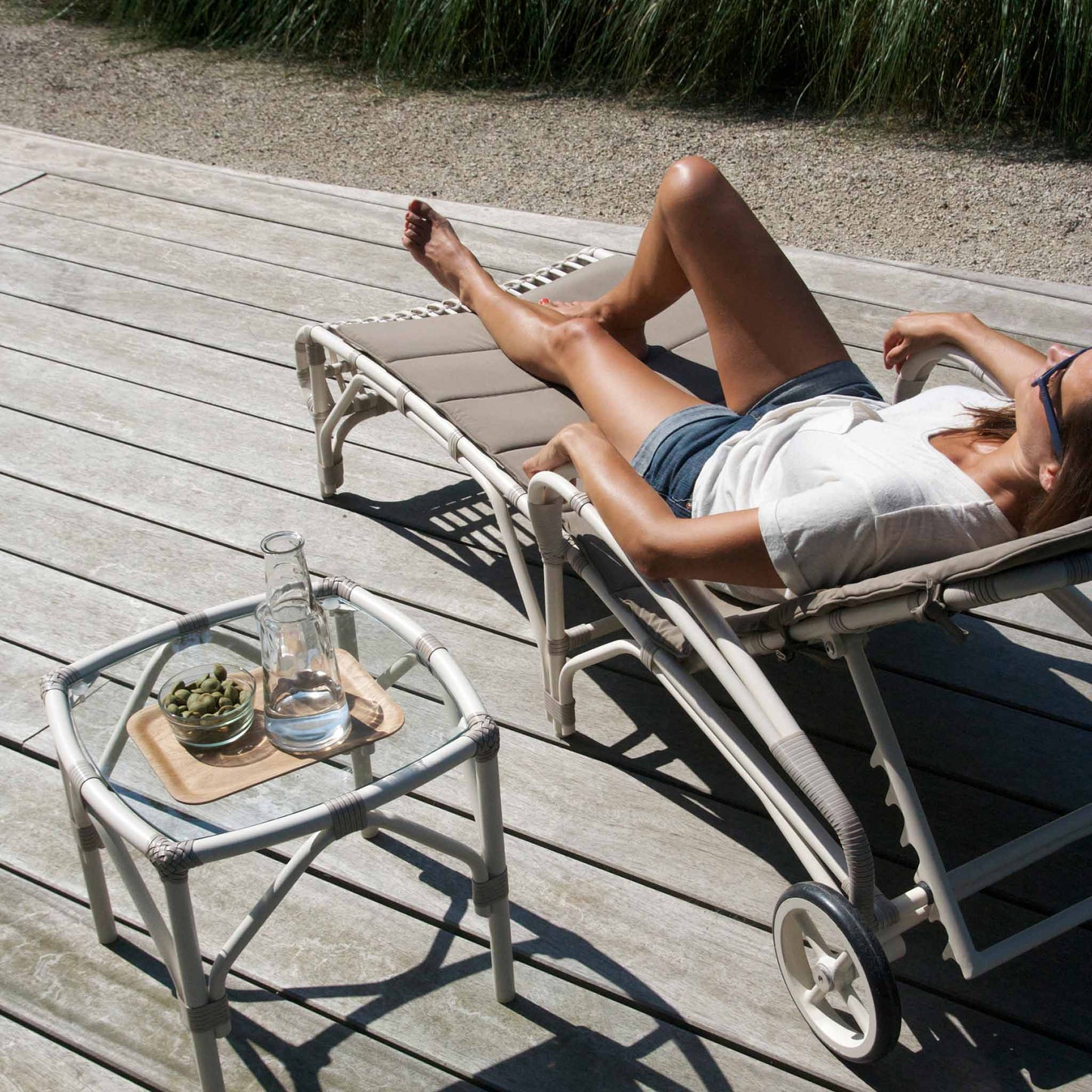 Wicker SunLounger With Armrests Lucy by Vincent Sheppard