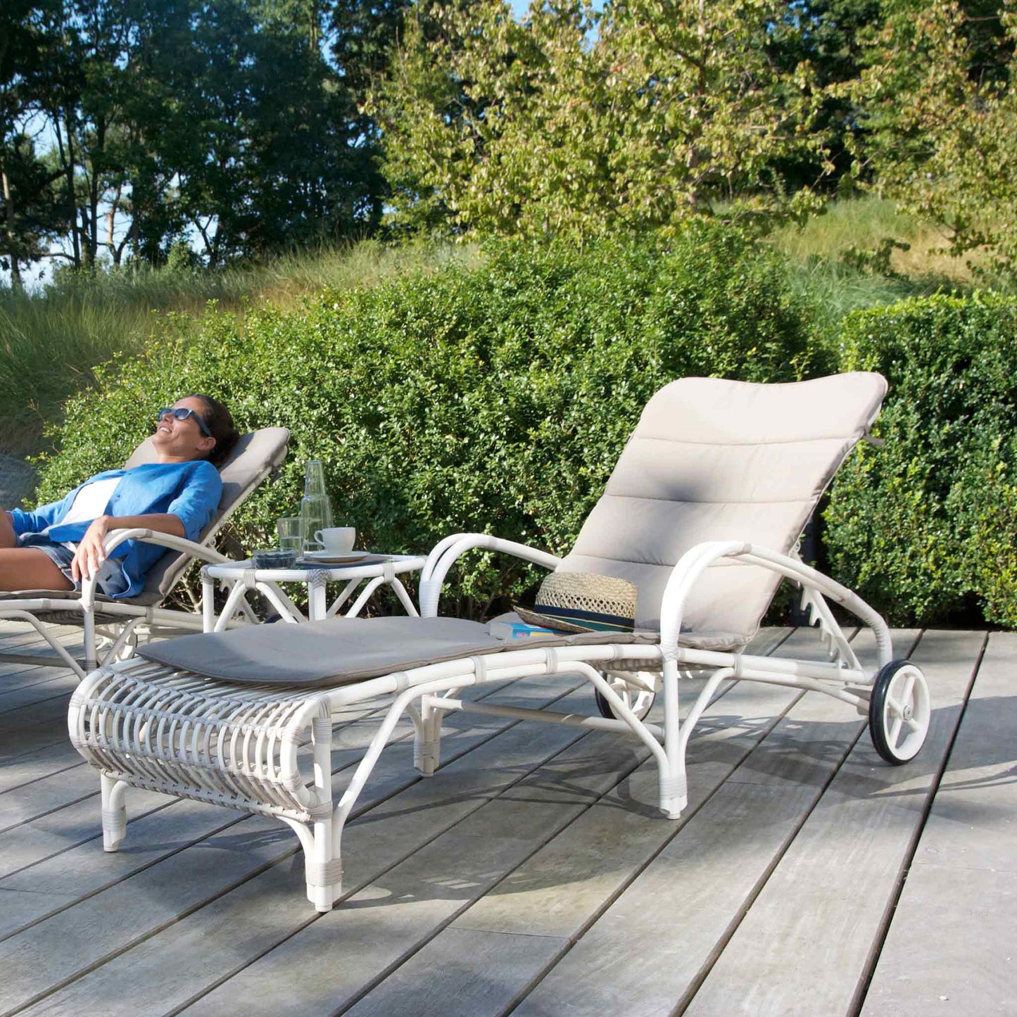 Wicker SunLounger With Armrests Lucy by Vincent Sheppard