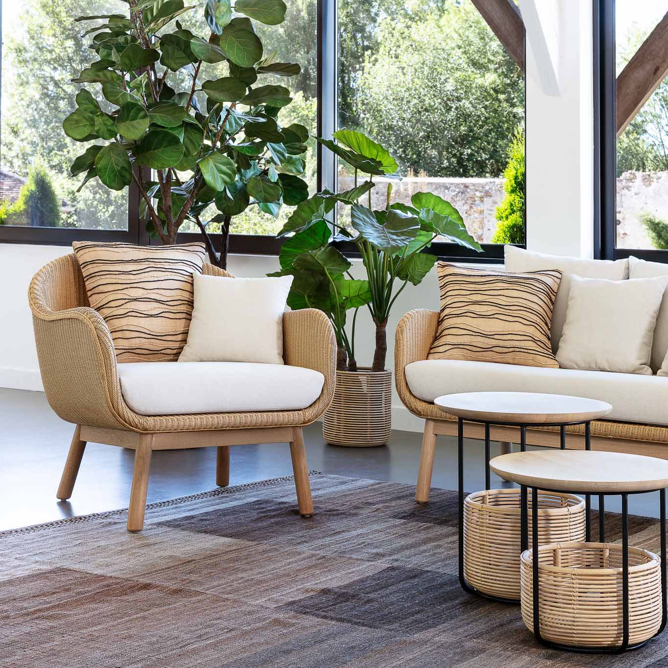 Rattan lounge armchair with armrests Alex by Vincent Sheppard