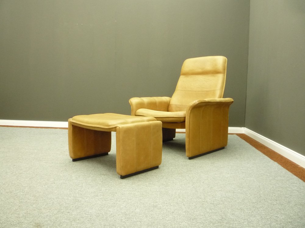 Adjustable DS-50 Lounge Chair and Footstool in Buffalo Leather from De Sede, 1970s, Set of 2