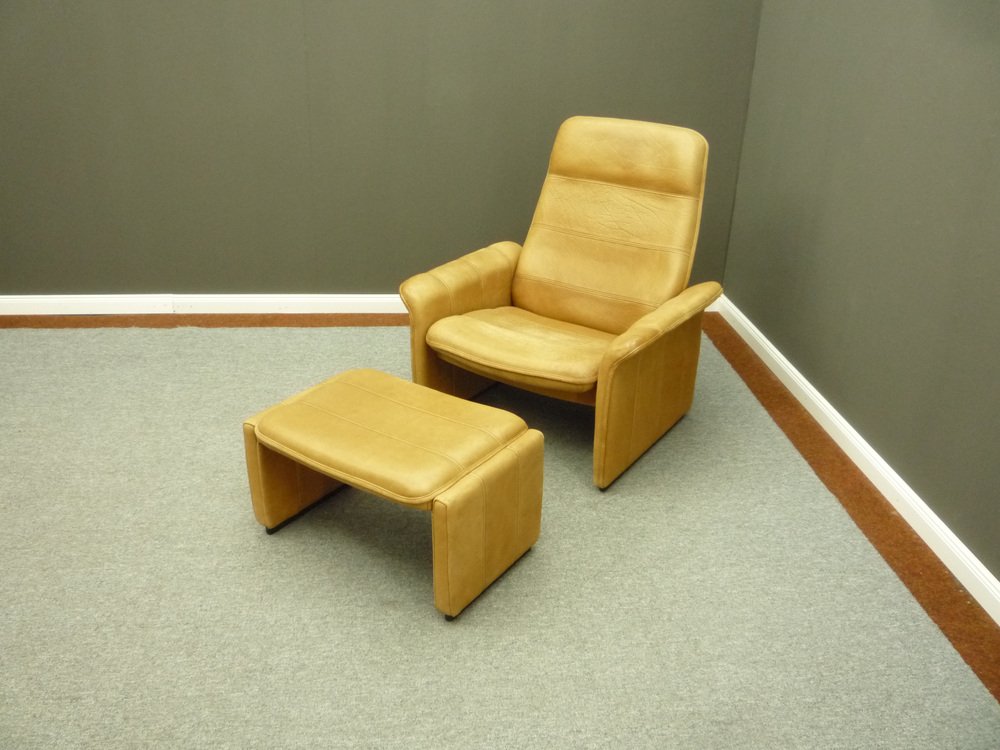 Adjustable DS-50 Lounge Chair and Footstool in Buffalo Leather from De Sede, 1970s, Set of 2