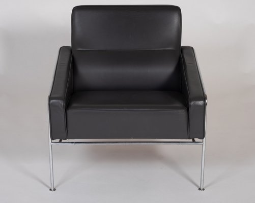 Airport Lounge Chairs by Arne Jacobsen for Fritz Hansen, 1960s, Set of 2-ZGQ-1378507