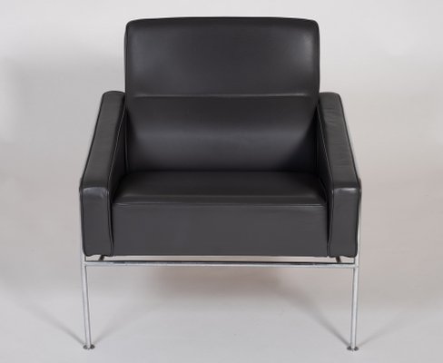 Airport Lounge Chairs by Arne Jacobsen for Fritz Hansen, 1960s, Set of 2-ZGQ-1378507