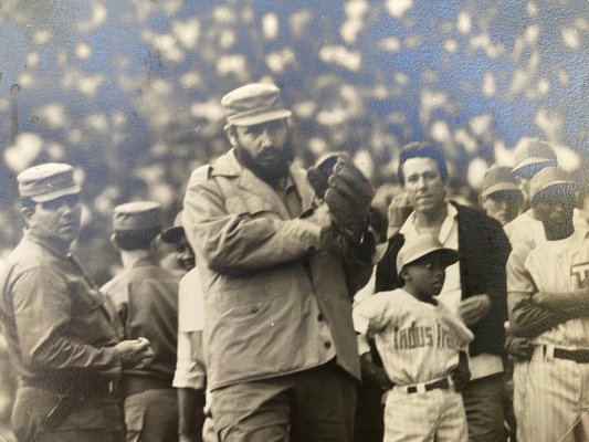 Alberto Korda "Fidel Castro playing baseball" Cuba 1970 1970-ICD-788849