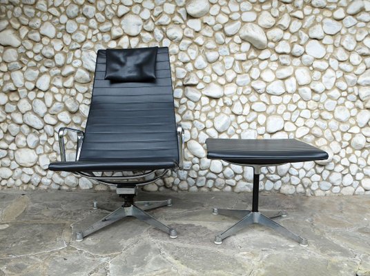 Aluminium EA 124 Lounge Chair & EA 125 Ottoman by Charles & Ray Eames for Herman Miller, 1960s, Set of 2-ZM-909645