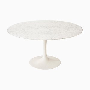 American Mini Tulip Table by Ero Saarinen and Edited by Knoll-UZ-1337235