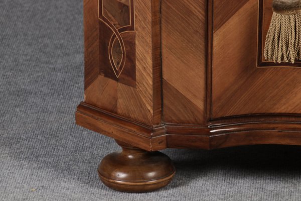 Ancient Baroque Showcase in Walnut, 1730-DXD-1750455