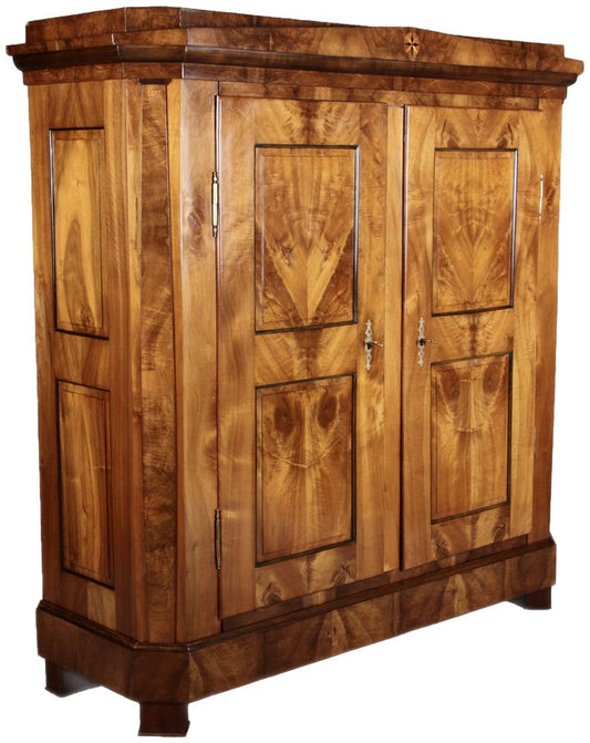 Antique Biedermeier Cabinet in Walnut, 1820s