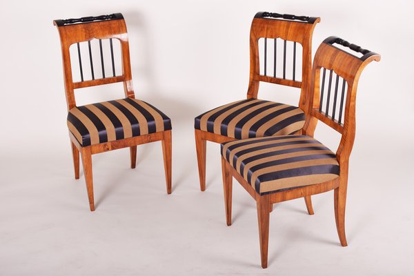 Antique Biedermeier Chairs in Walnut, 1820s, Set of 3-WHY-1768455