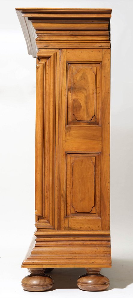 Antique Cabinet in Walnut, 1770