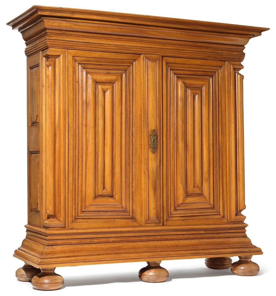 Antique Cabinet in Walnut, 1770