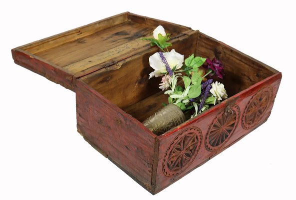 Antique Cedar Wood Treasure Dowry Chest Box, Nuristan, Afghanistan, 1920s-UZN-1404922