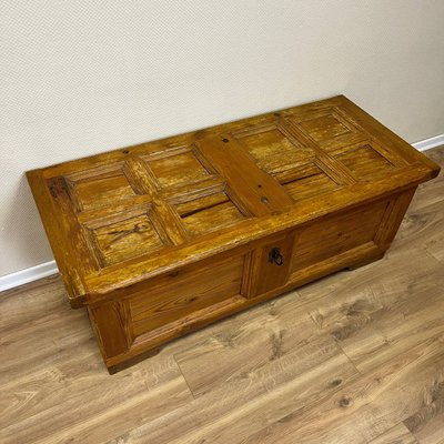 Antique Chest in Larch with Iron Fittings, 18th Century-ALF-2033552