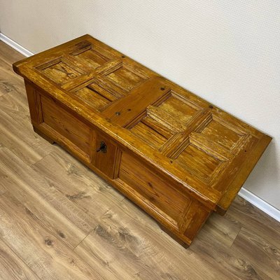 Antique Chest in Larch with Iron Fittings, 18th Century-ALF-2033552