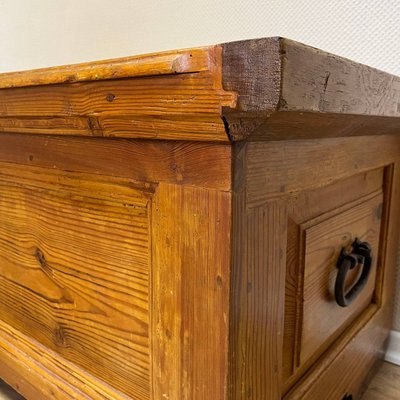 Antique Chest in Larch with Iron Fittings, 18th Century-ALF-2033552