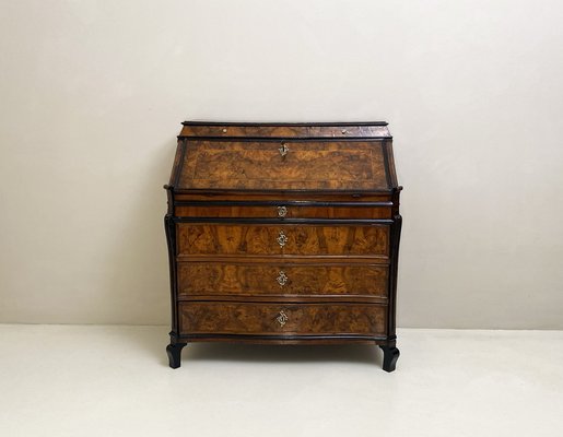 Antique Chest of Drawers in Walnut-LKT-1793596